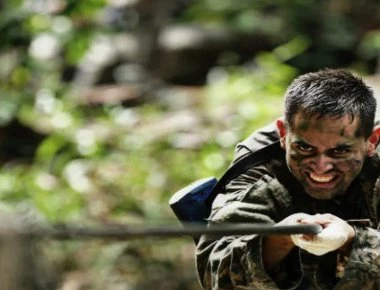 Γάλλοι διδάσκουν Αμερικανούς στρατιώτες πώς να επιζήσουν στη ζούγκλα (βίντεο)
